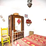 منزل للإقامة Bright With Ac And Rooftop Terrace In The Heart Of *