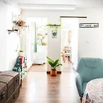 Bright With Ac And Rooftop Terrace In The Heart Of منزل للإقامة